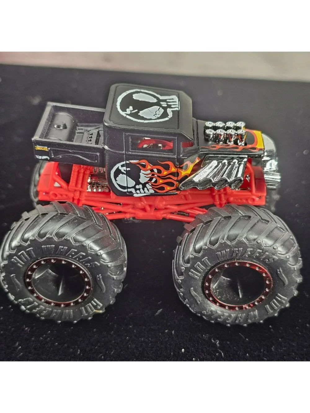 Hot Wheels Monster Truck Die-Cast Red & Black Bone Shaker Skull Flames Design